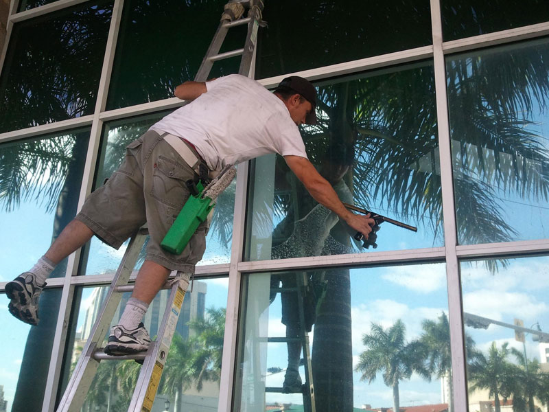 Residential Windows Cleaning Services - Sanchez Windows Cleaning